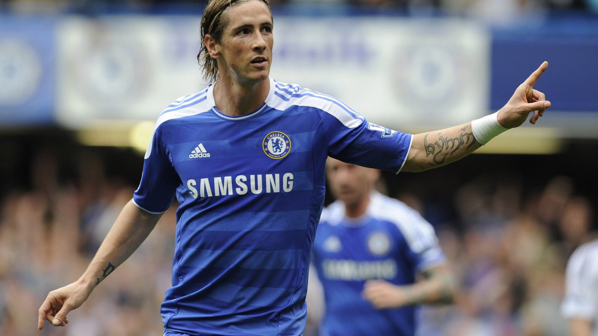 国际帆船赛巅峰对决,狂风巨浪中诞生新王者