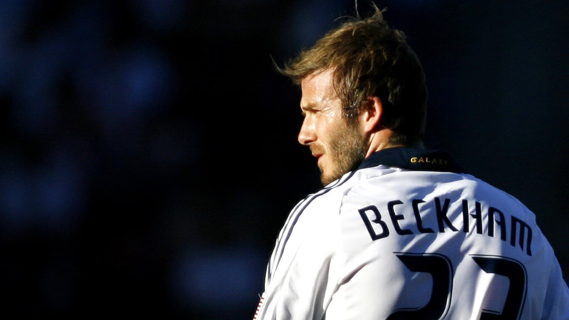 自由泳巅峰对决，新星闪耀泳池，老将再创传奇